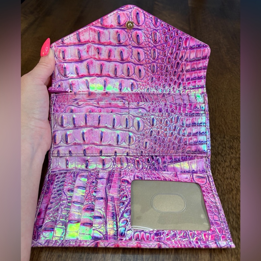 **SOLD**Brahmin EUC Veronica - Purple Iris - Holographic Purple/Pink - Leather - Picture 8 of 14